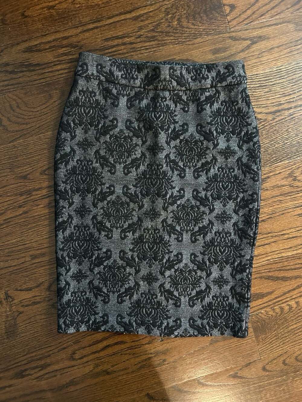 Roz & Ali Pencil Skirt Size XS Black Gray Jacquard